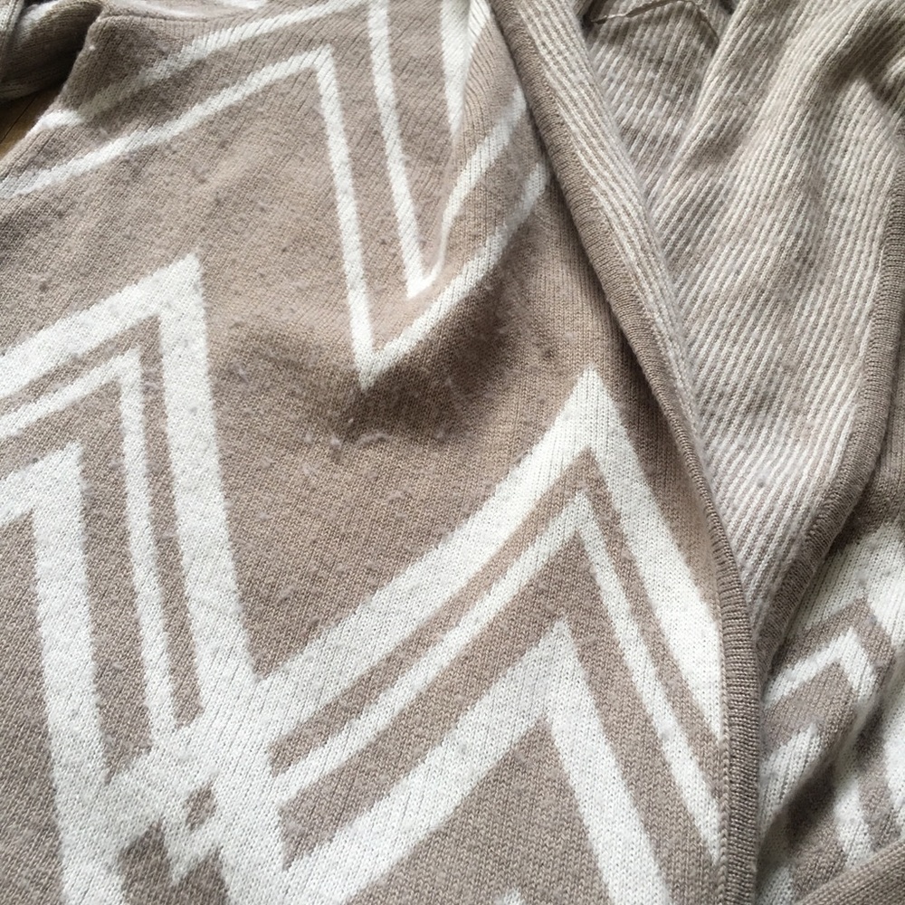 Open front sweater - size large - Picture 4 of 5